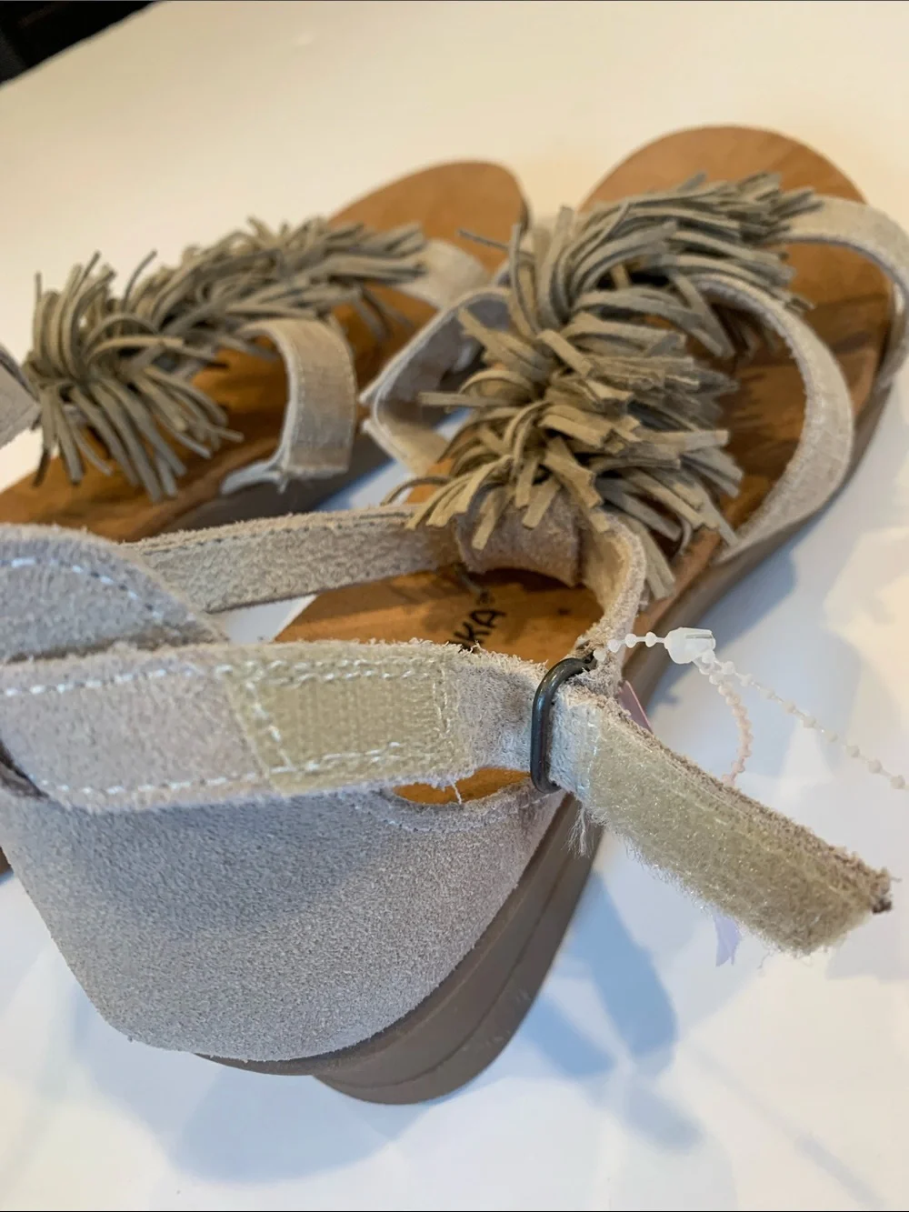 NEW Minnetonka Women's Size 11 Taupe Stone Desi Fringe Wedge Sandals